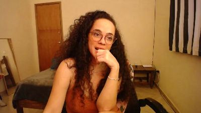 DizzyMissLizzyL live cam on Cam4
