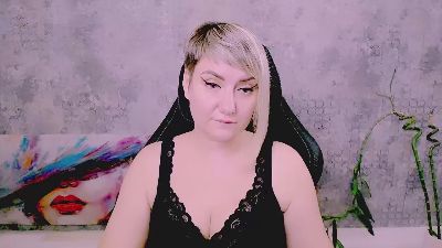 Djullia live cam on Cam4