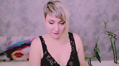 Djullia live cam on Cam4