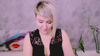 Djullia live cam on Cam4