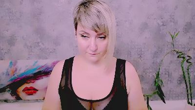 Djullia live cam on Cam4