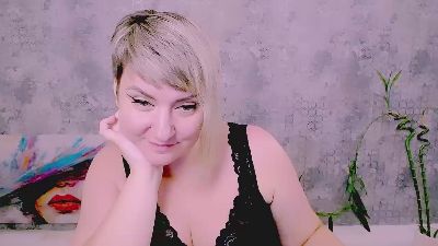 Djullia live cam on Cam4