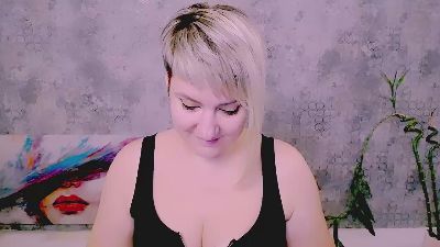 Djullia live cam on Cam4