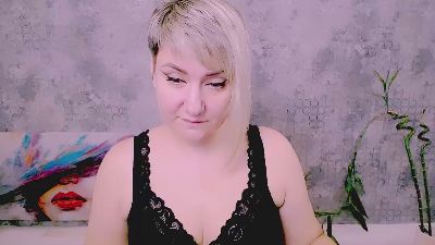 Djullia live cam on Cam4