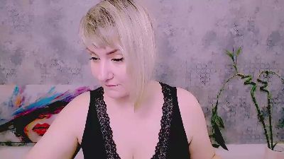 Djullia live cam on Cam4