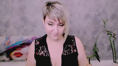 Djullia live cam on Cam4