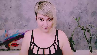 Djullia live cam on Cam4