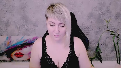 Djullia live cam on Cam4