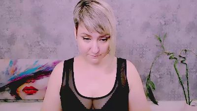 Djullia live cam on Cam4