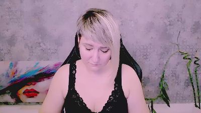 Djullia live cam on Cam4
