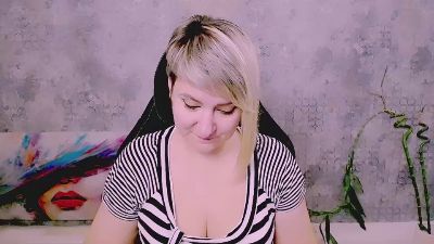 Djullia live cam on Cam4