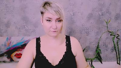 Djullia live cam on Cam4