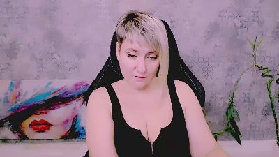 Djullia live cam on Cam4