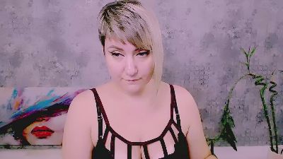 Djullia live cam on Cam4