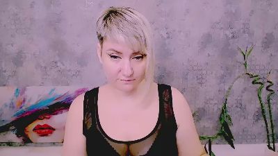Djullia live cam on Cam4