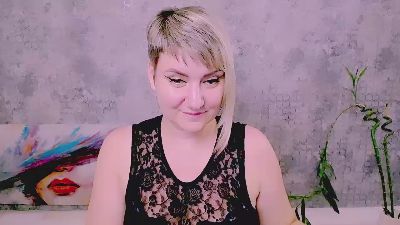 Djullia live cam on Cam4