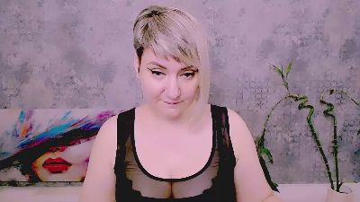 Djullia live cam on Cam4