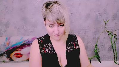 Djullia live cam on Cam4