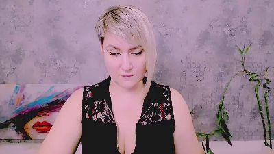 Djullia live cam on Cam4