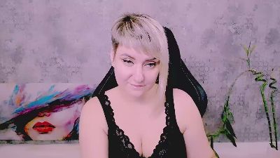 Djullia live cam on Cam4