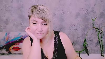 Djullia live cam on Cam4
