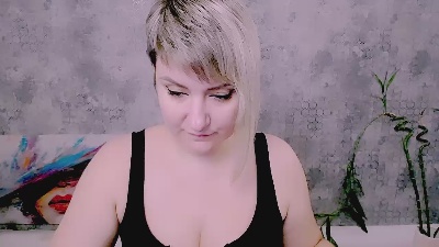 Djullia live cam on Cam4