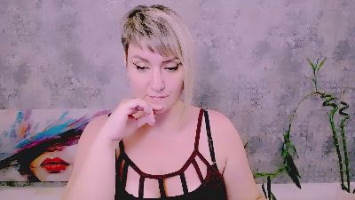 Djullia live cam on Cam4