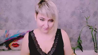Djullia live cam on Cam4