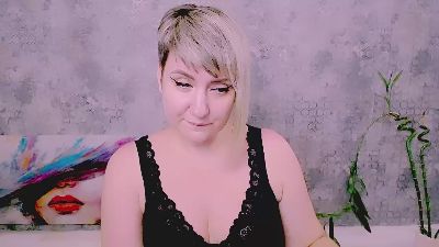 Djullia live cam on Cam4
