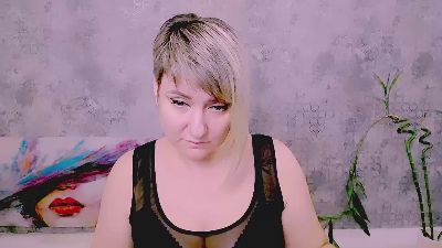 Djullia live cam on Cam4