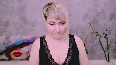 Djullia live cam on Cam4