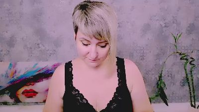 Djullia live cam on Cam4