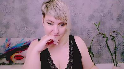 Djullia live cam on Cam4