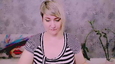 Djullia live cam on Cam4