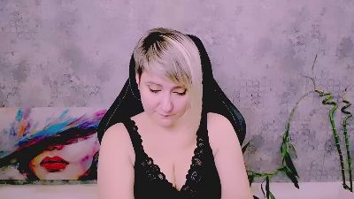 Djullia live cam on Cam4
