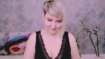 Djullia live cam on Cam4