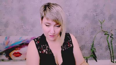 Djullia live cam on Cam4