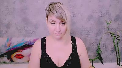 Djullia live cam on Cam4