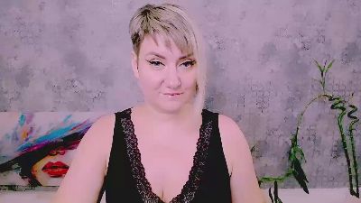 Djullia live cam on Cam4