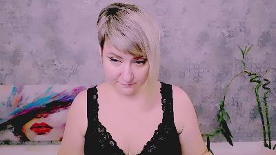 Djullia live cam on Cam4