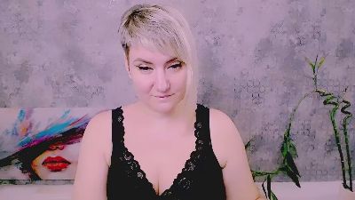 Djullia live cam on Cam4