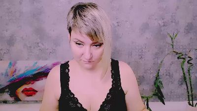 Djullia live cam on Cam4