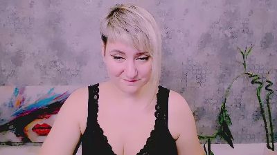 Djullia live cam on Cam4