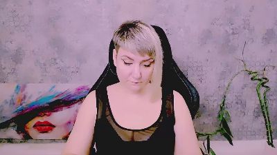 Djullia live cam on Cam4
