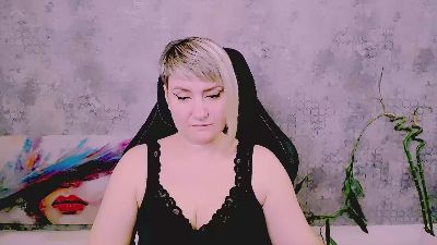 Djullia live cam on Cam4