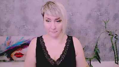 Djullia live cam on Cam4