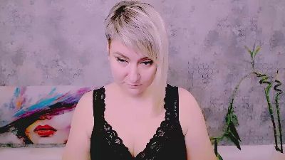 Djullia live cam on Cam4