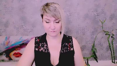 Djullia live cam on Cam4