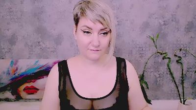 Djullia live cam on Cam4
