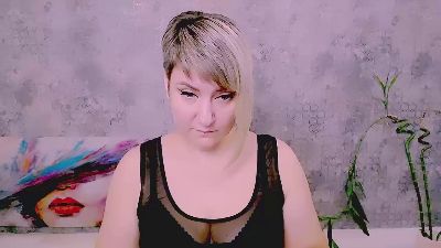 Djullia live cam on Cam4